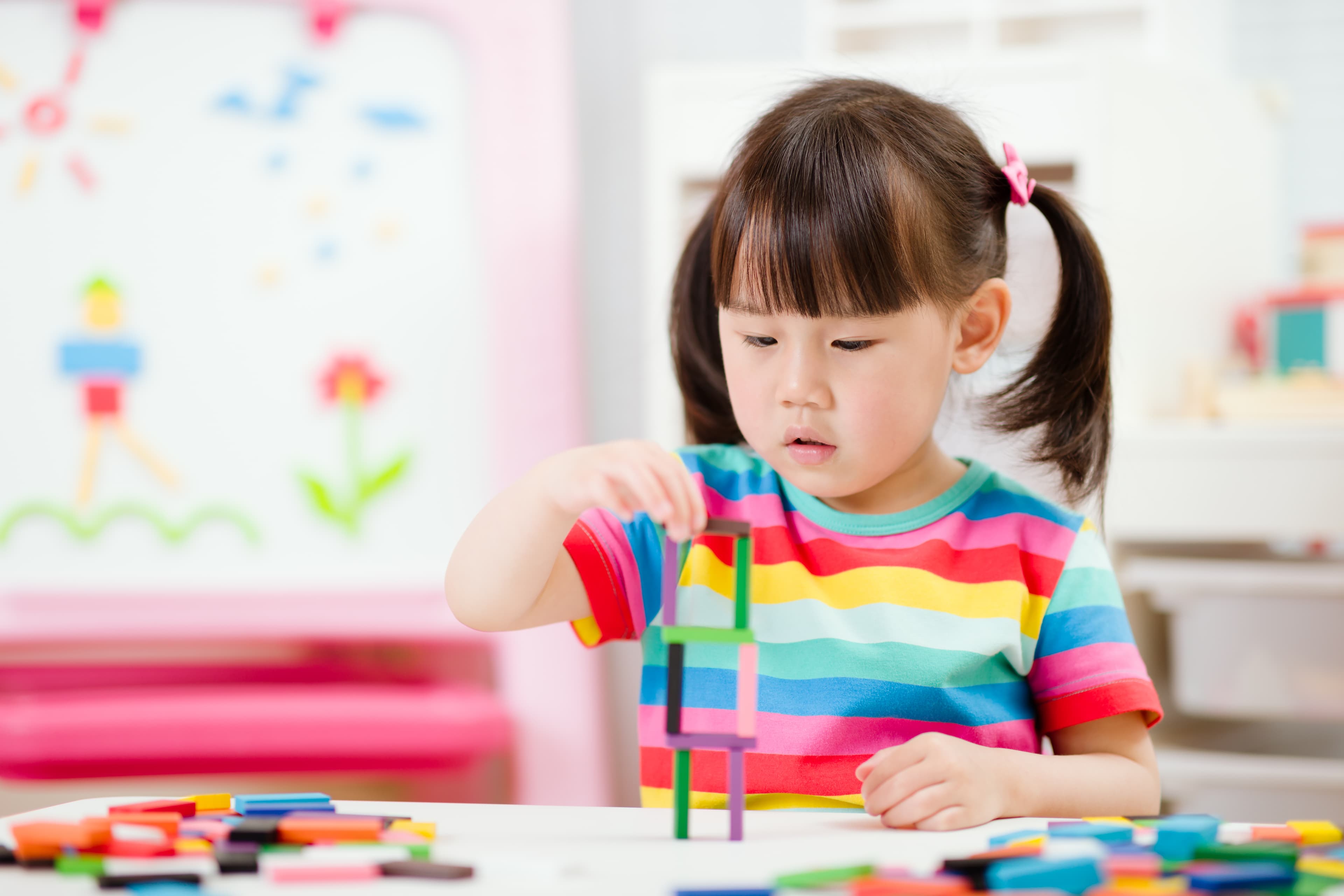 Giáo dục đặc biệt Măng Non SPED – Bé chơi xếp hình